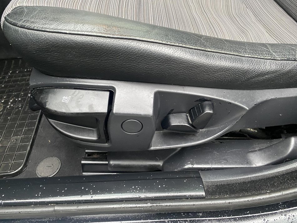 BMW Řada 5 2.2i  520i