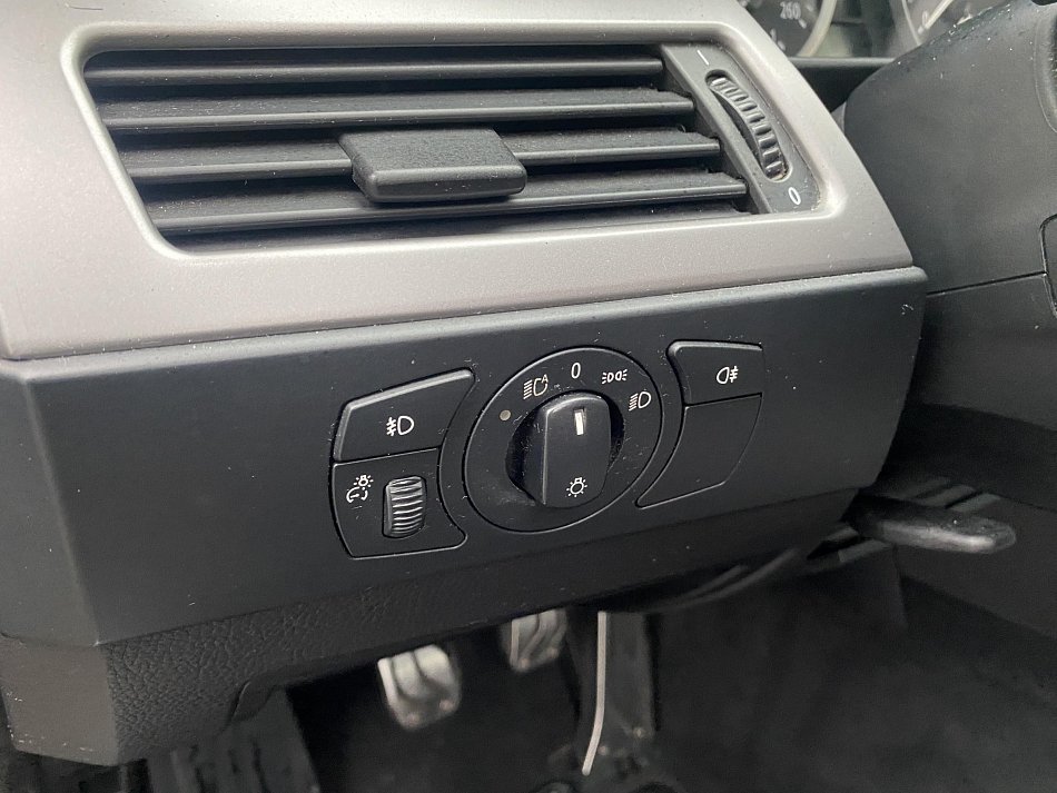 BMW Řada 5 2.2i  520i