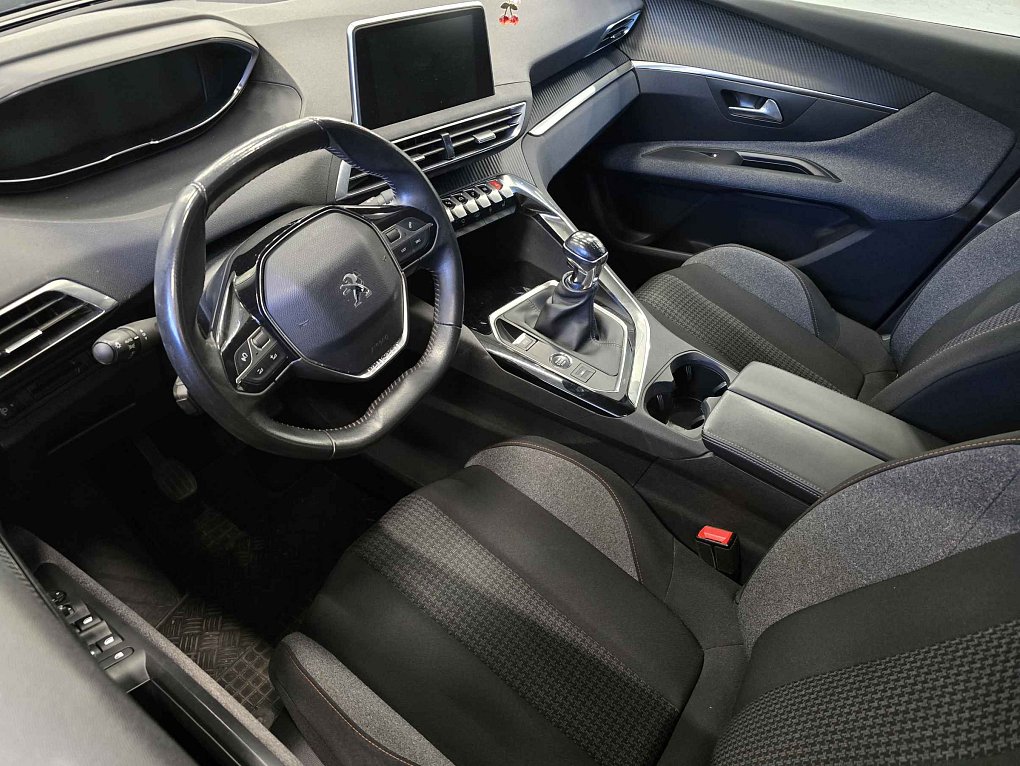 Peugeot 3008 1.2PT 