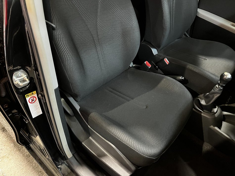 Daihatsu Charade 1.3 VVT-i 