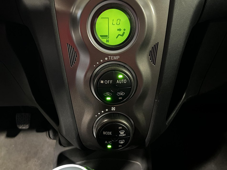 Daihatsu Charade 1.3 VVT-i 