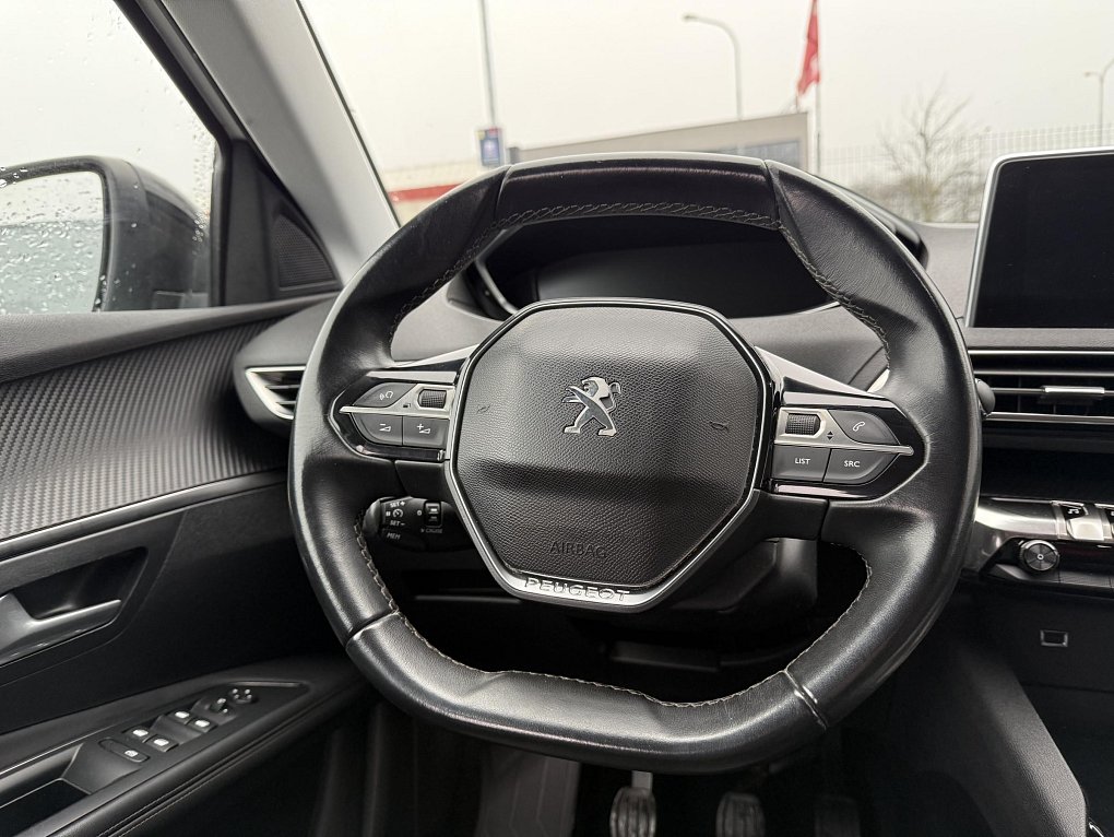 Peugeot 3008 1.2PT Allure