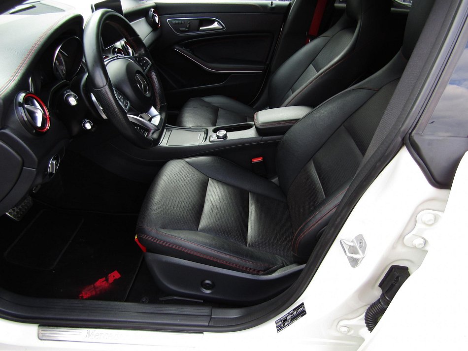 Mercedes-Benz CLA 2.0 i  250 4Matic