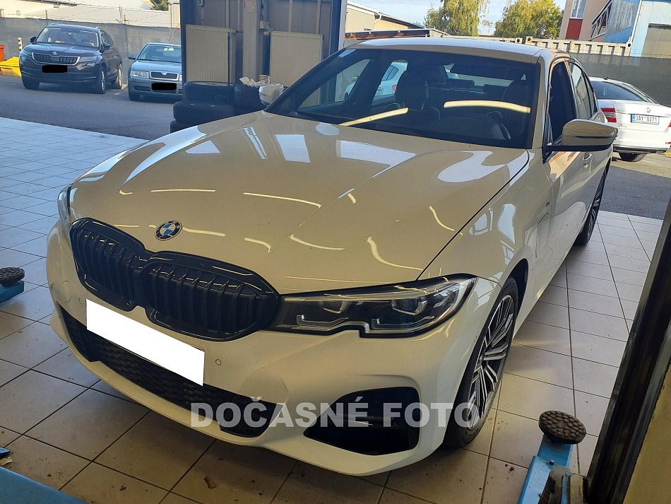 BMW Řada 3 2.0i  330E