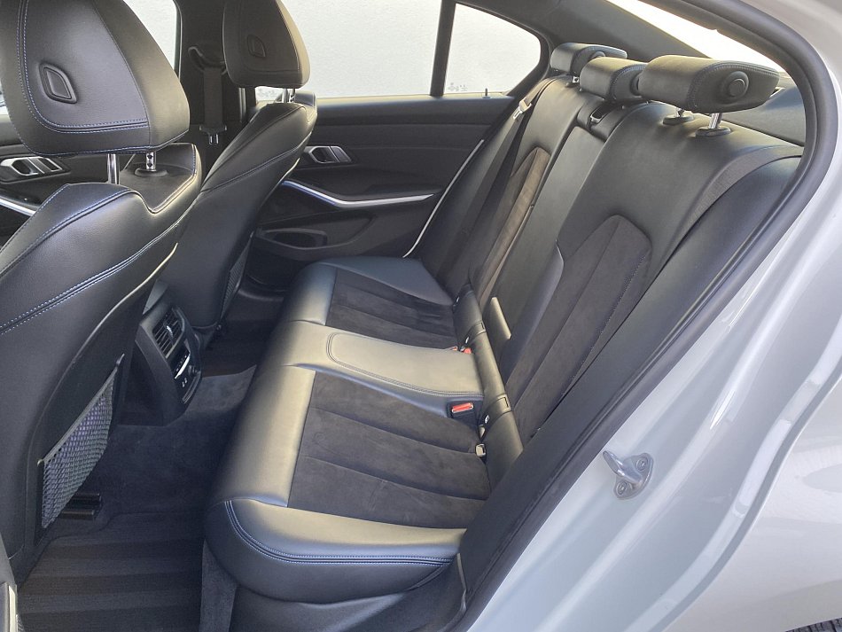 BMW Řada 3 2.0i  330E