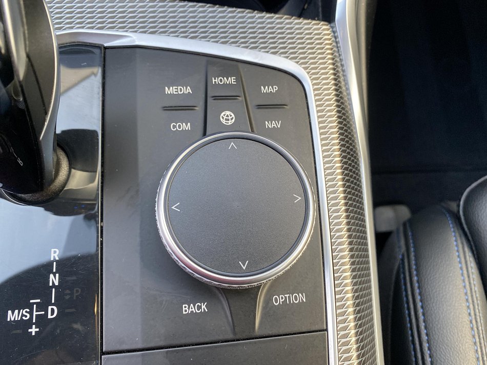 BMW Řada 3 2.0i  330E