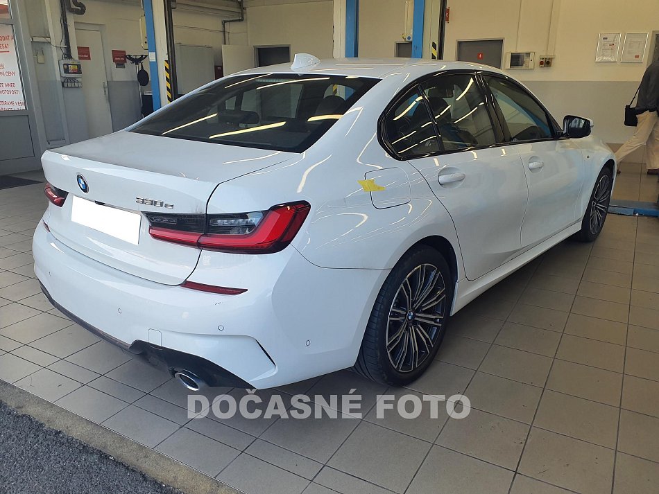 BMW Řada 3 2.0i  330E
