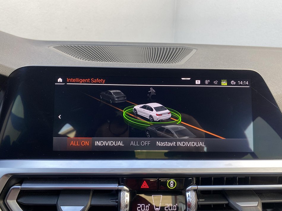 BMW Řada 3 2.0i  330E