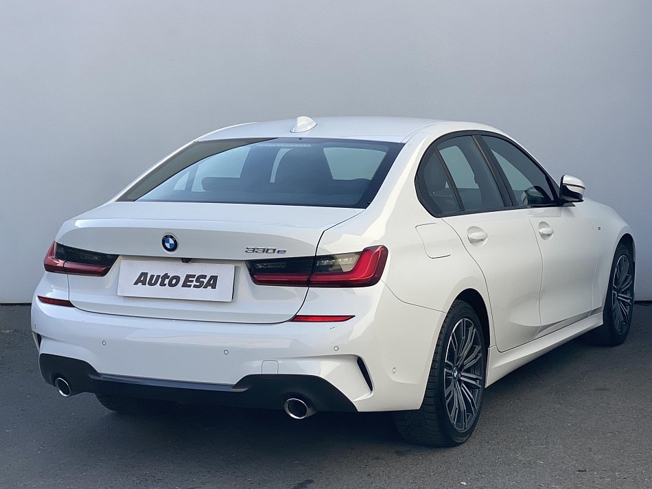 BMW Řada 3 2.0i  330E
