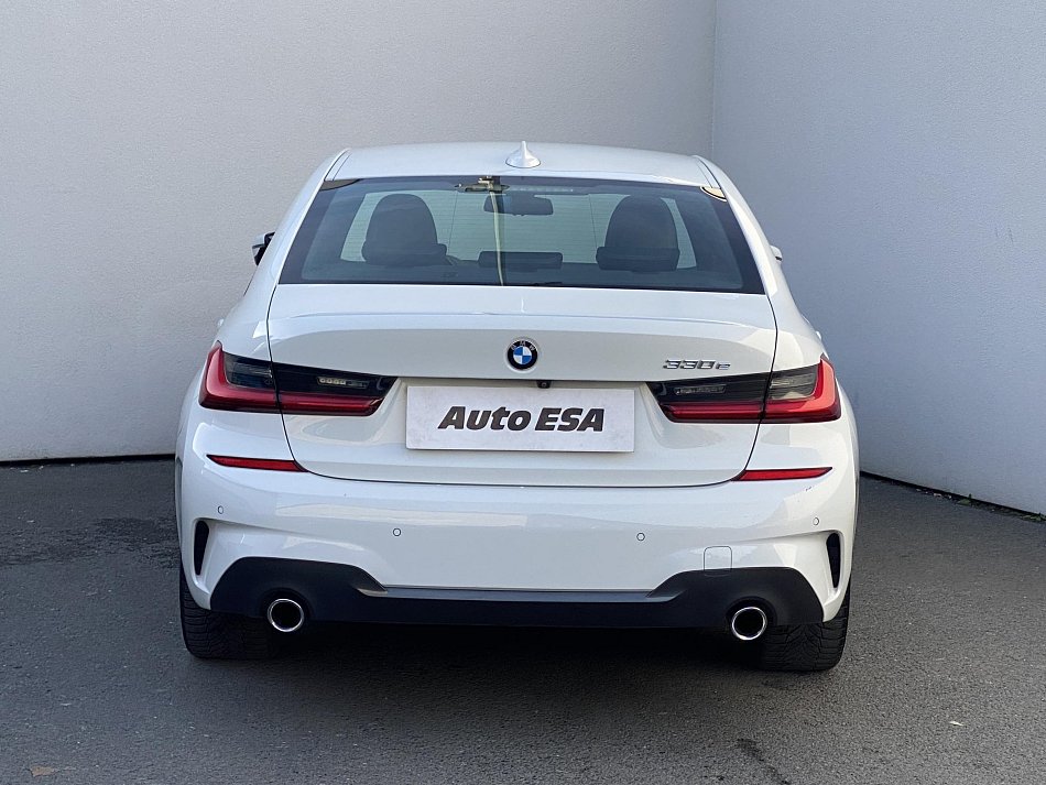BMW Řada 3 2.0i  330E