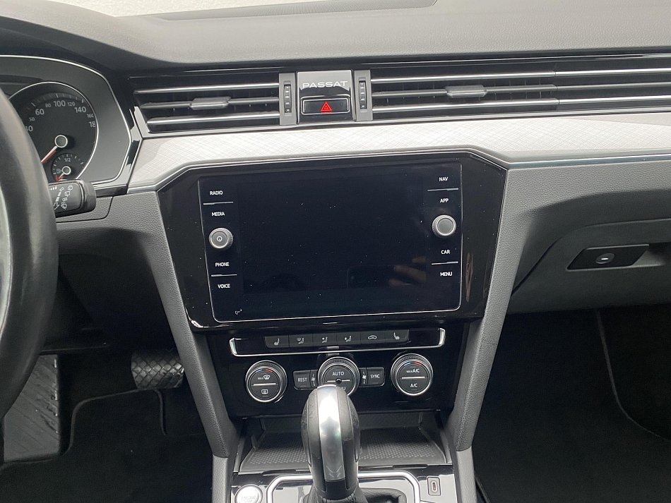 Volkswagen Passat 2.0 TDi Business