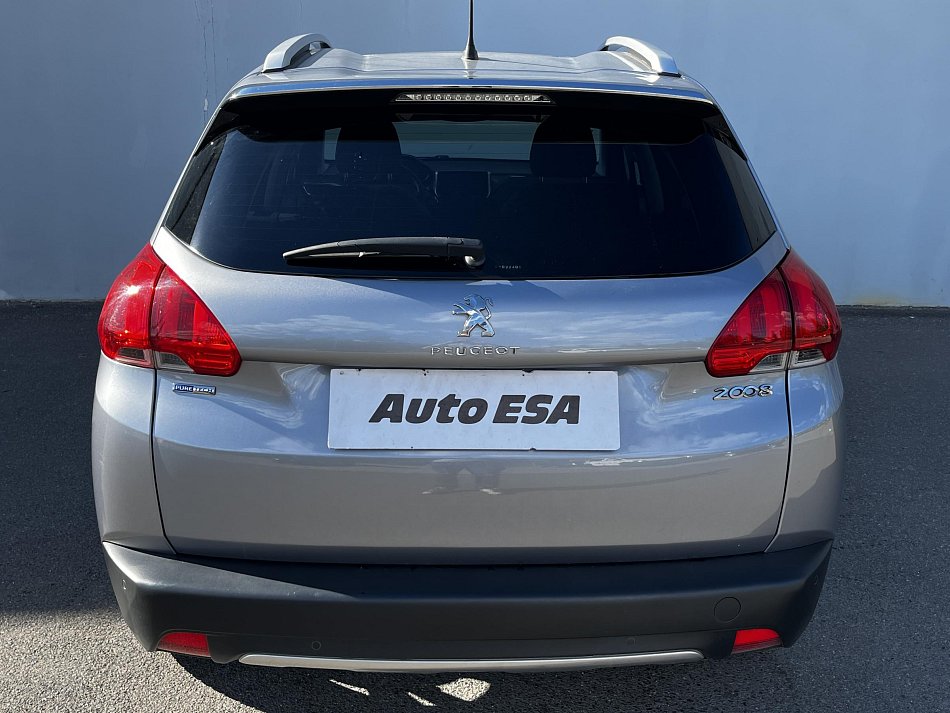 Peugeot 2008 1.2 PT Féline Titane