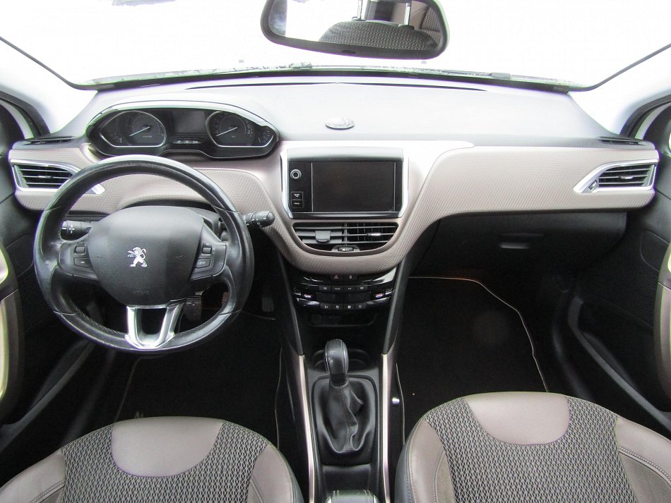 Peugeot 2008 1.6 i 