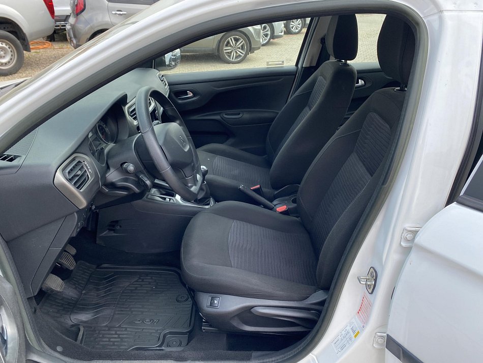 Peugeot 301 1.2 VTi 