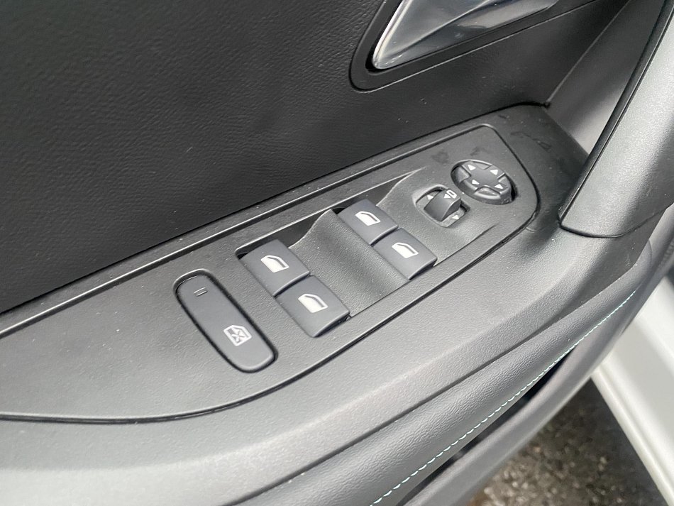 Peugeot 2008 1.2PT Allure