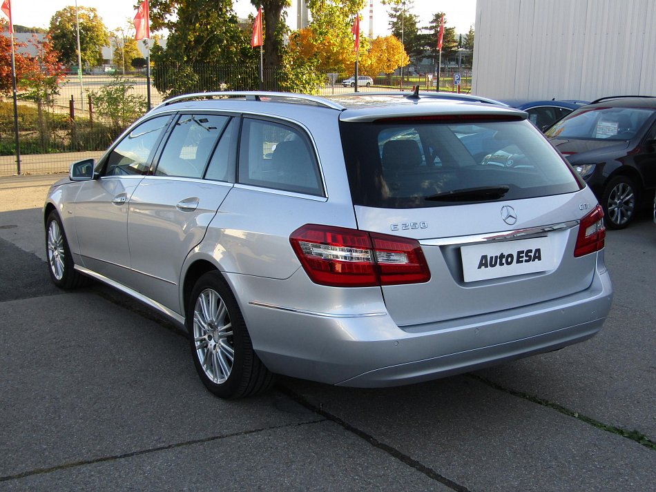 Mercedes-Benz Třída E 2.2CDi  E250