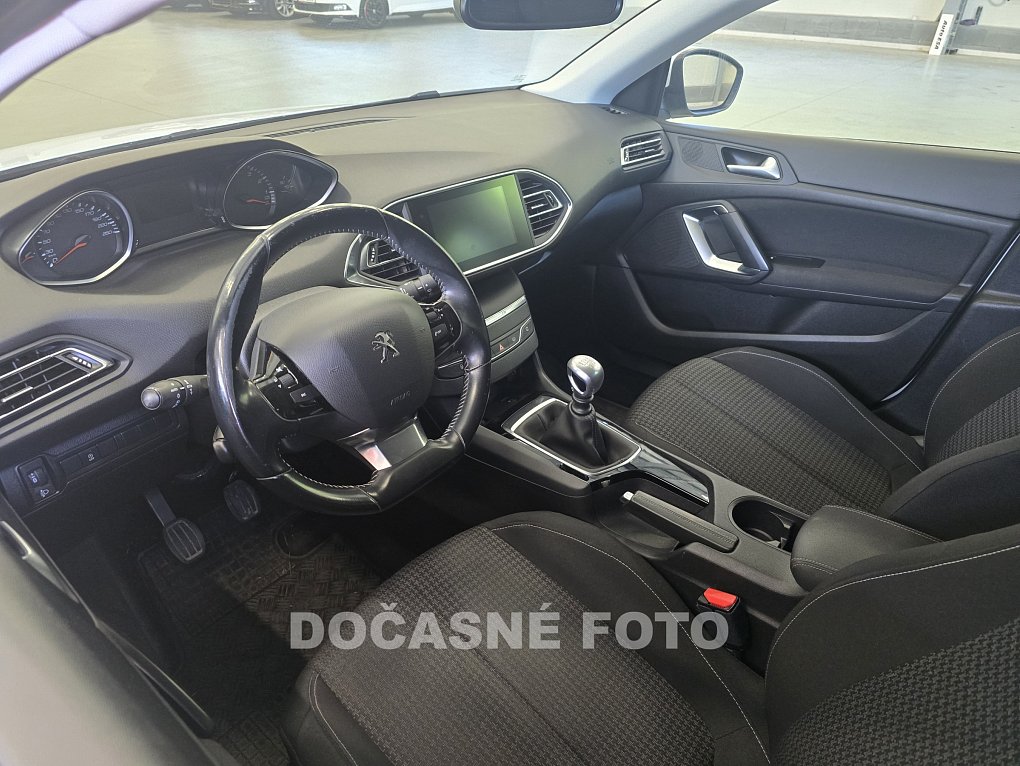 Peugeot 308 1.2 T 