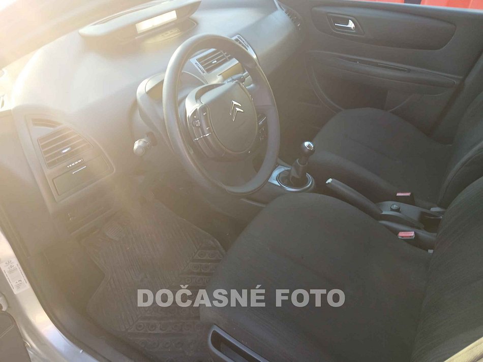 Citroën C4 1.4i 