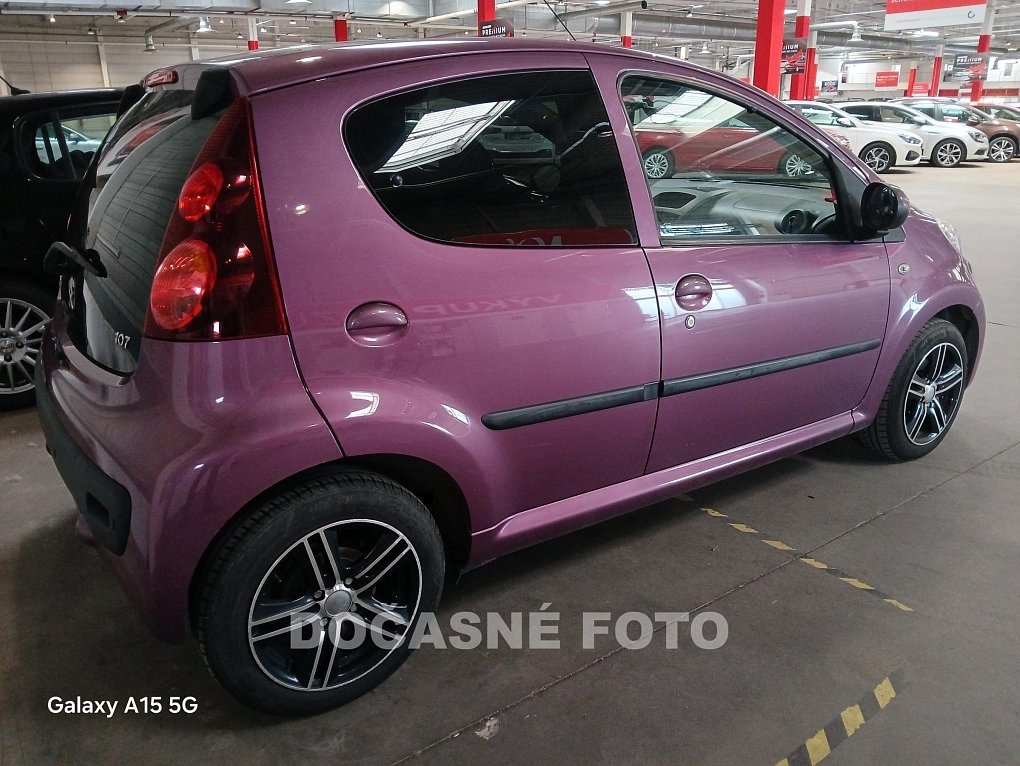Peugeot 107 1.0i 