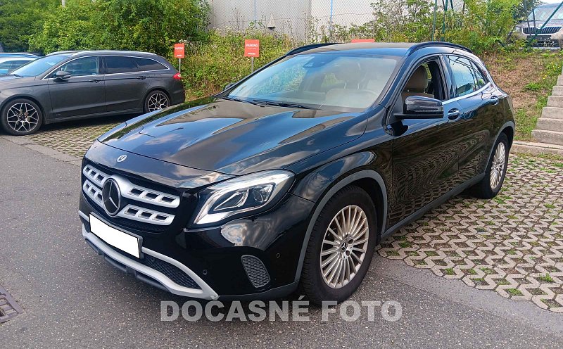 Mercedes-Benz GLA 2.0i 