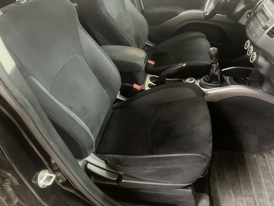 Mitsubishi Outlander 2.0 DI-D  4x4