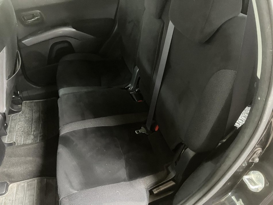 Mitsubishi Outlander 2.0 DI-D  4x4