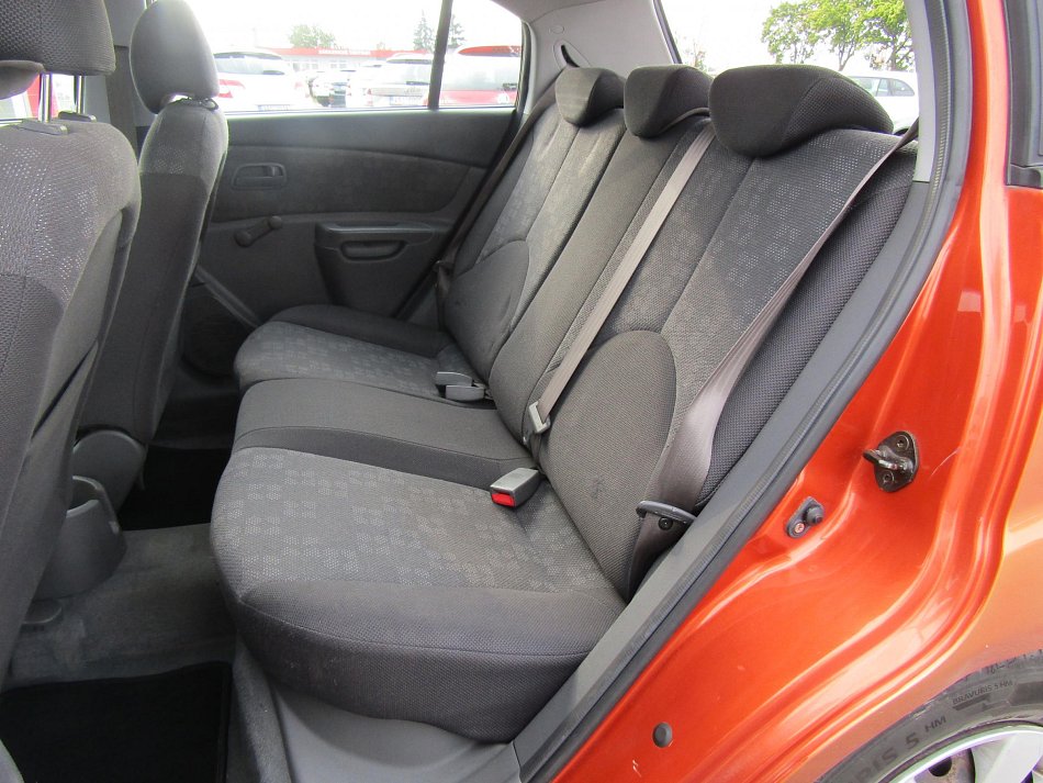 Kia Rio 1.4i 
