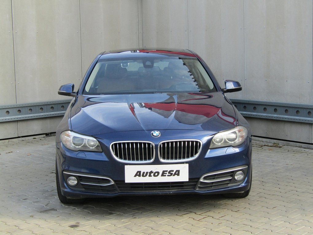 BMW Řada 5 3.0 D LuxuryLine xDrive 530d