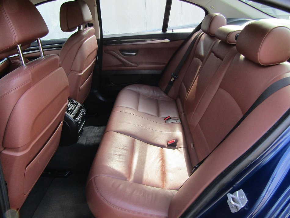 BMW Řada 5 3.0 D LuxuryLine xDrive 530d