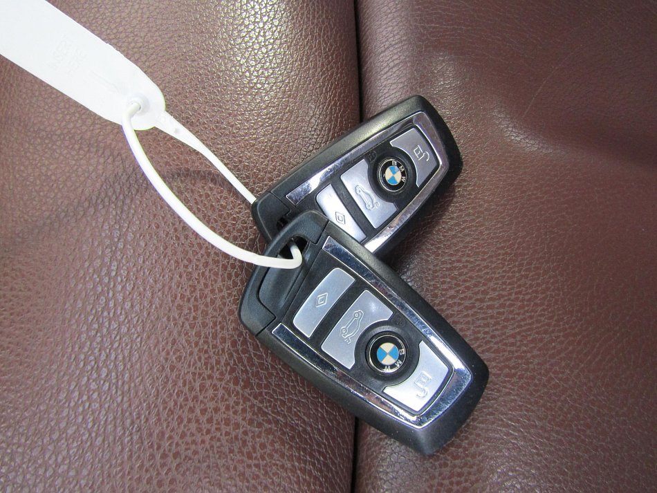 BMW Řada 5 3.0 D LuxuryLine xDrive 530d