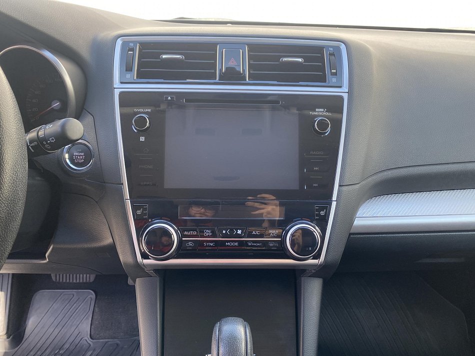 Subaru Outback 2.5 i  AWD
