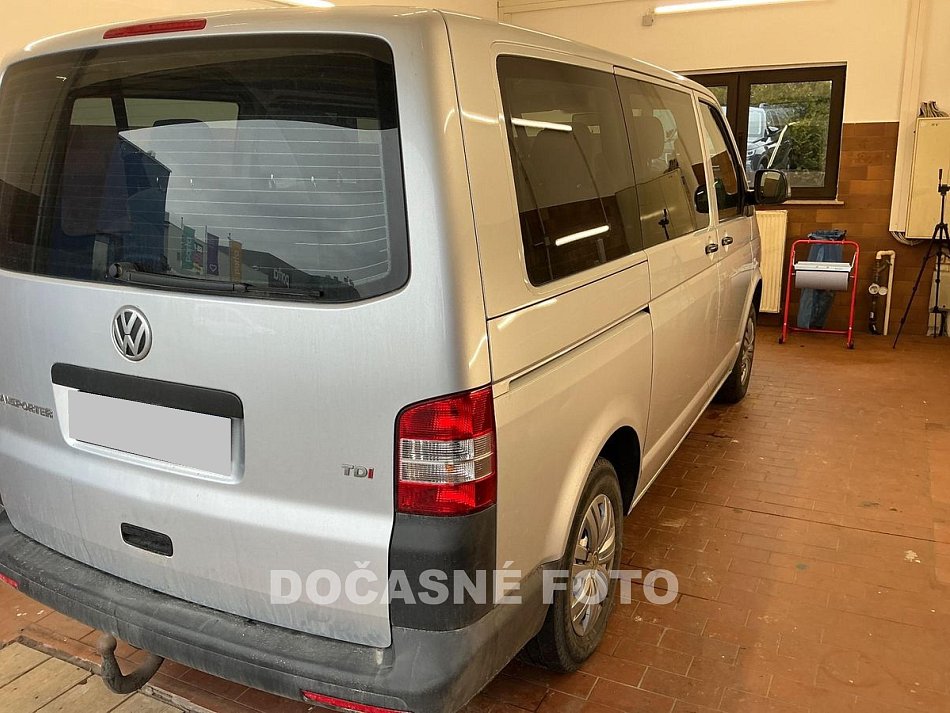 Volkswagen Transporter 2.0TDi  9míst