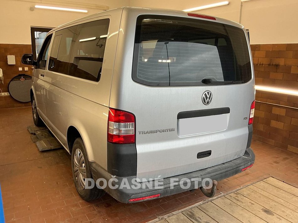 Volkswagen Transporter 2.0TDi  9míst