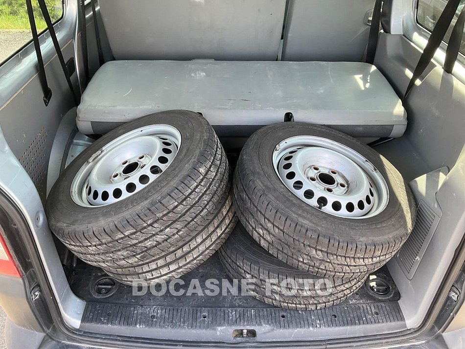 Volkswagen Transporter 2.0TDi  9míst