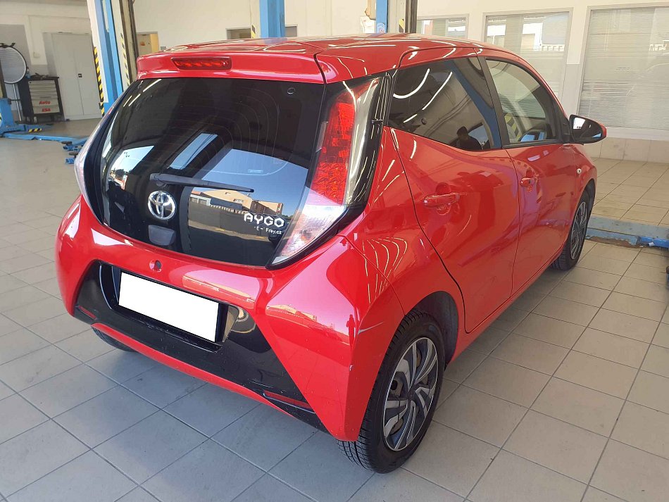 Toyota Aygo 1.0 VVT-i X-play