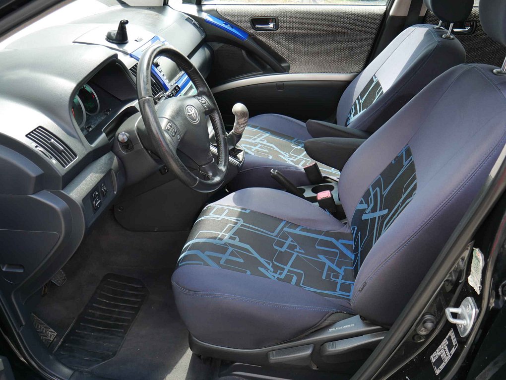 Toyota Corolla Verso 2.2D 