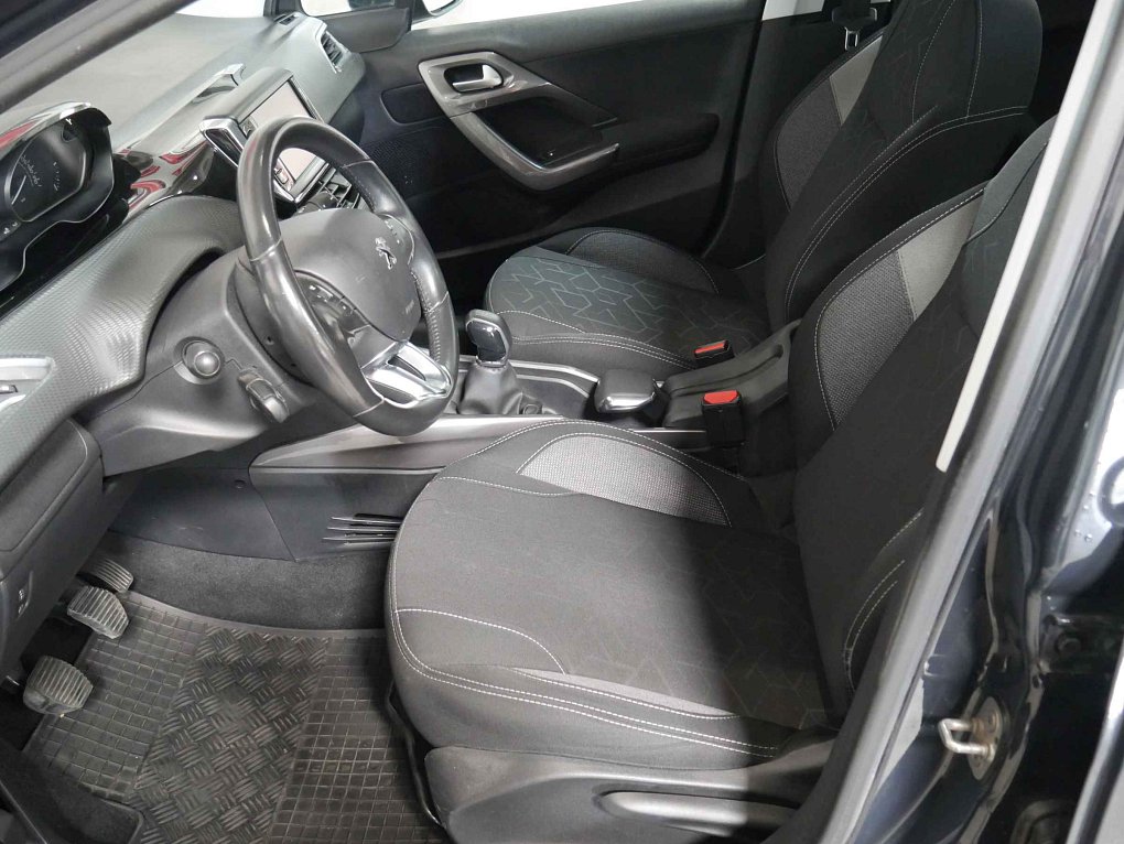 Peugeot 2008 1.2PT 