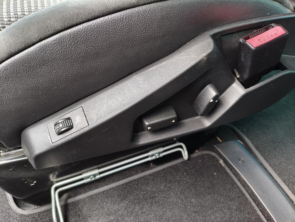 Peugeot 807 2.0 HDi Platinum 7míst
