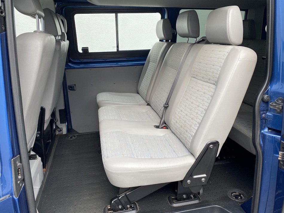 Volkswagen Transporter 2.0TDi  9míst