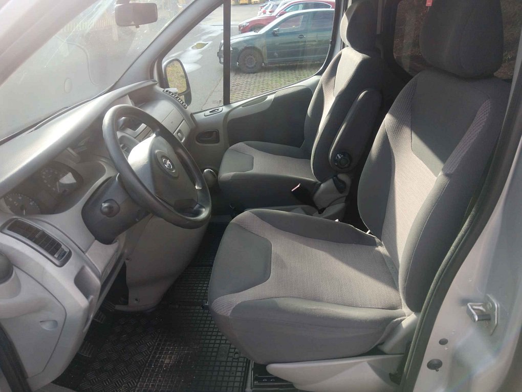 Opel Vivaro 2.0CDTi Tour 5míst