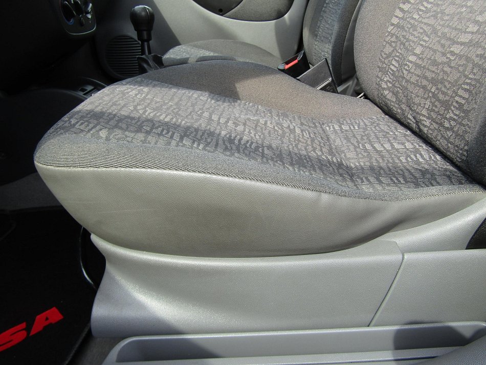 Opel Corsa 1.2 i 