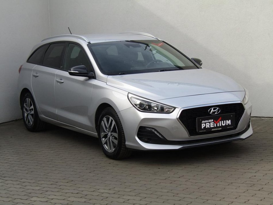 Hyundai I30 1.6 WG Trikolor