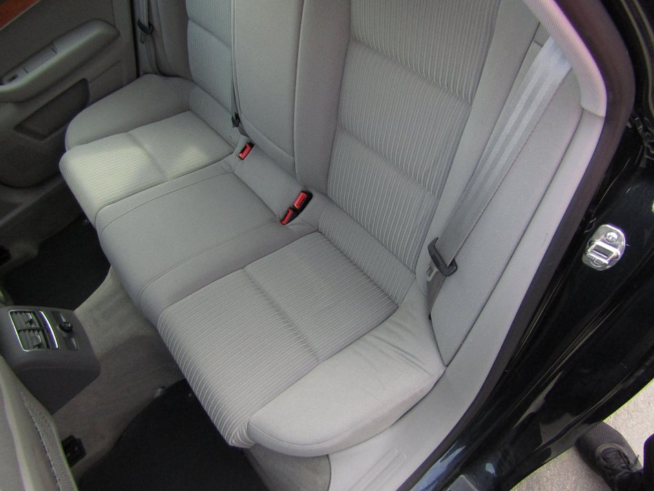 Audi A6 2.4 V6 
