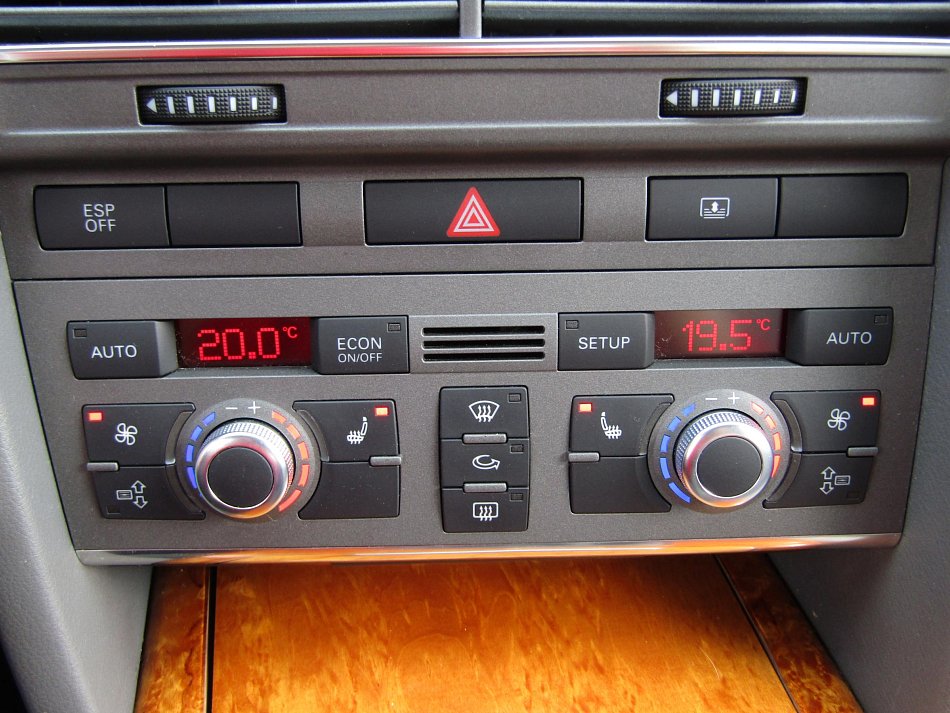 Audi A6 2.4 V6 
