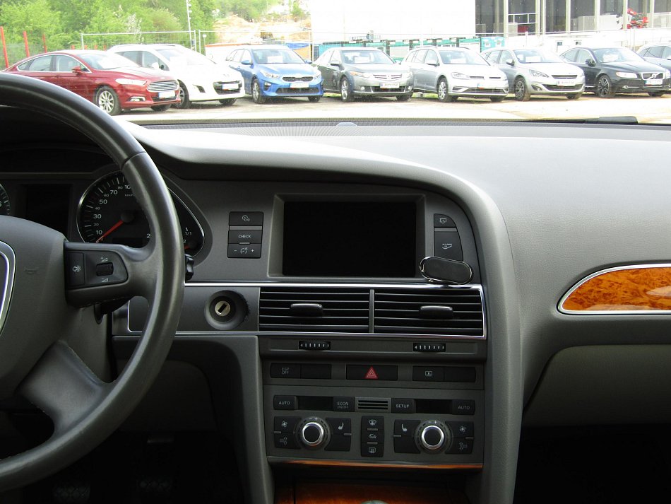 Audi A6 2.4 V6 