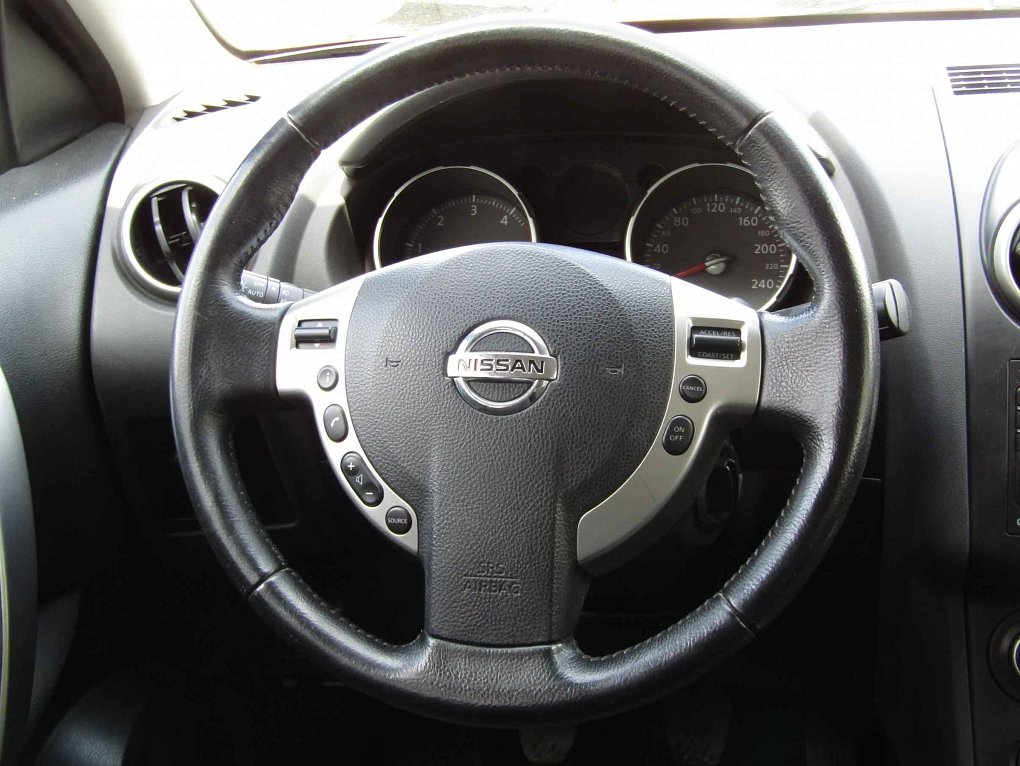 Nissan Qashqai 2.0 dCi  4x4, 7míst