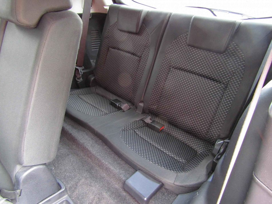 Nissan Qashqai 2.0 dCi  4x4, 7míst