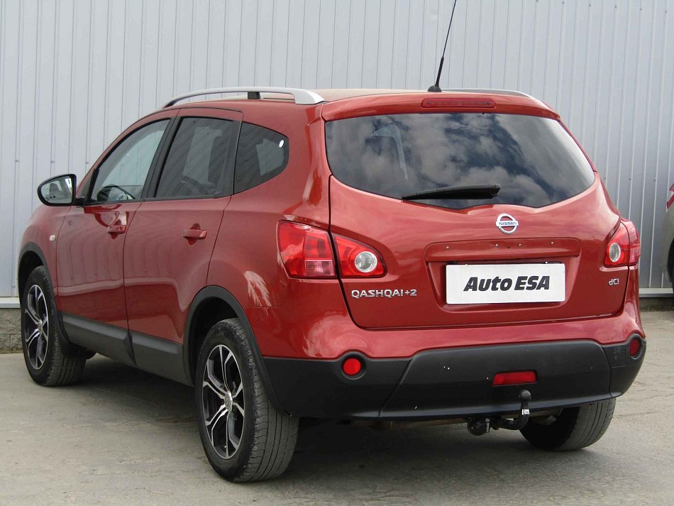 Nissan Qashqai 2.0 dCi  4x4, 7míst