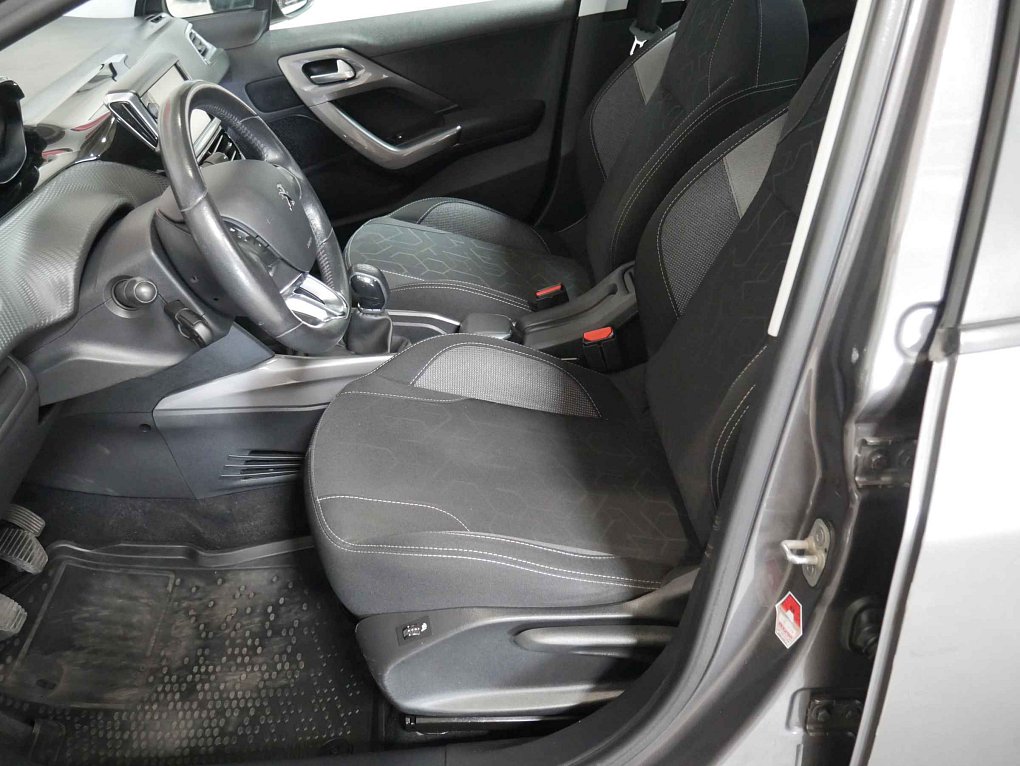 Peugeot 2008 1.2 PT 
