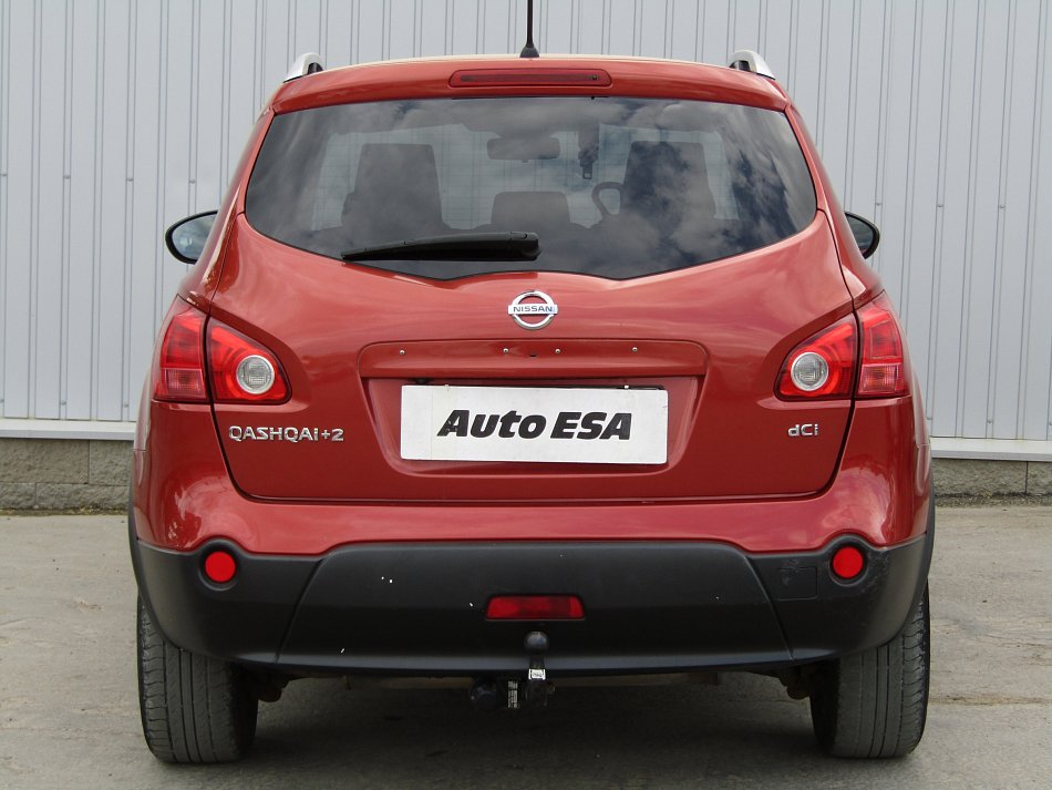 Nissan Qashqai 2.0 dCi  4x4, 7míst